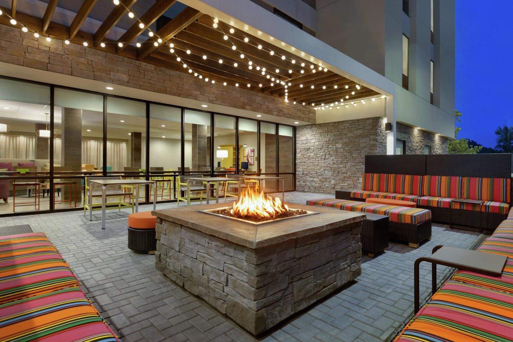 Home2 Suites By Hilton New Brunswick, Nj Exteriör bild