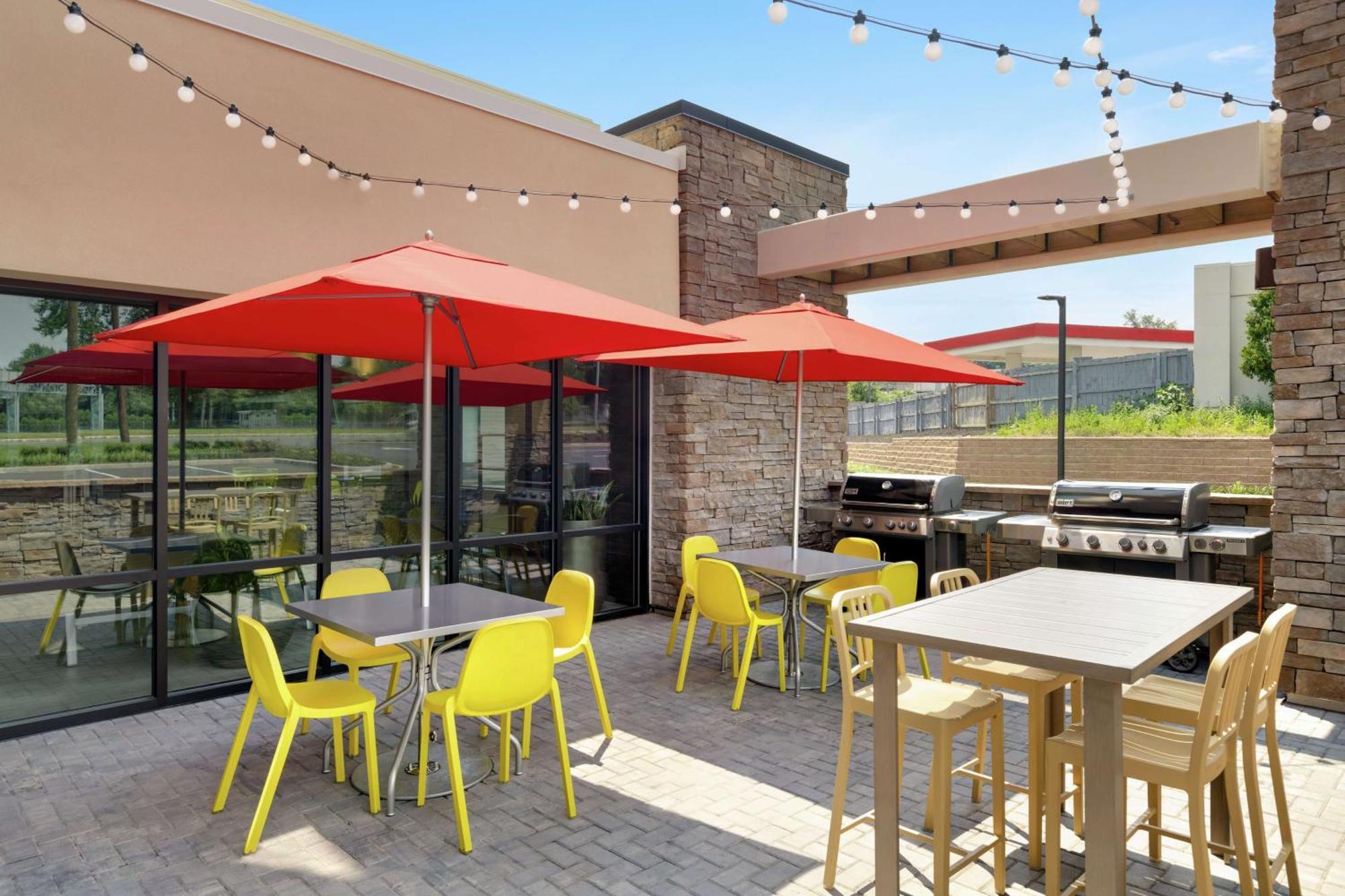 Home2 Suites By Hilton New Brunswick, Nj Exteriör bild