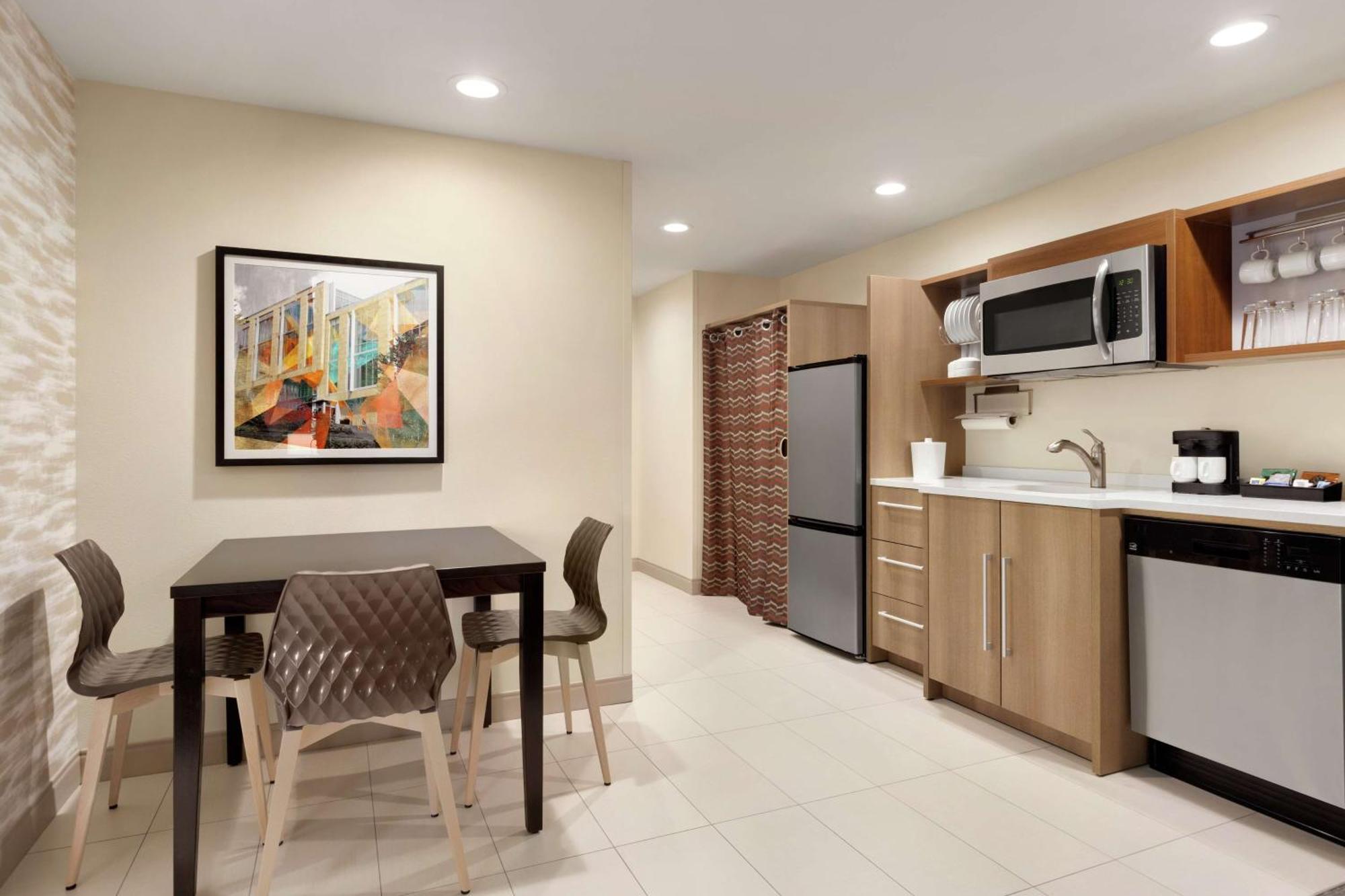 Home2 Suites By Hilton New Brunswick, Nj Exteriör bild