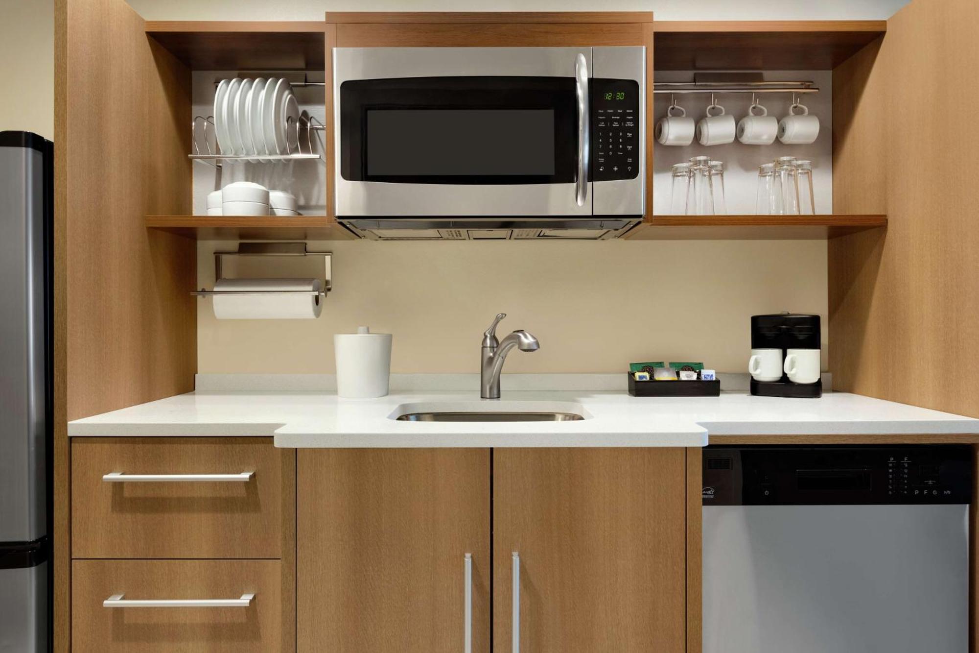 Home2 Suites By Hilton New Brunswick, Nj Exteriör bild