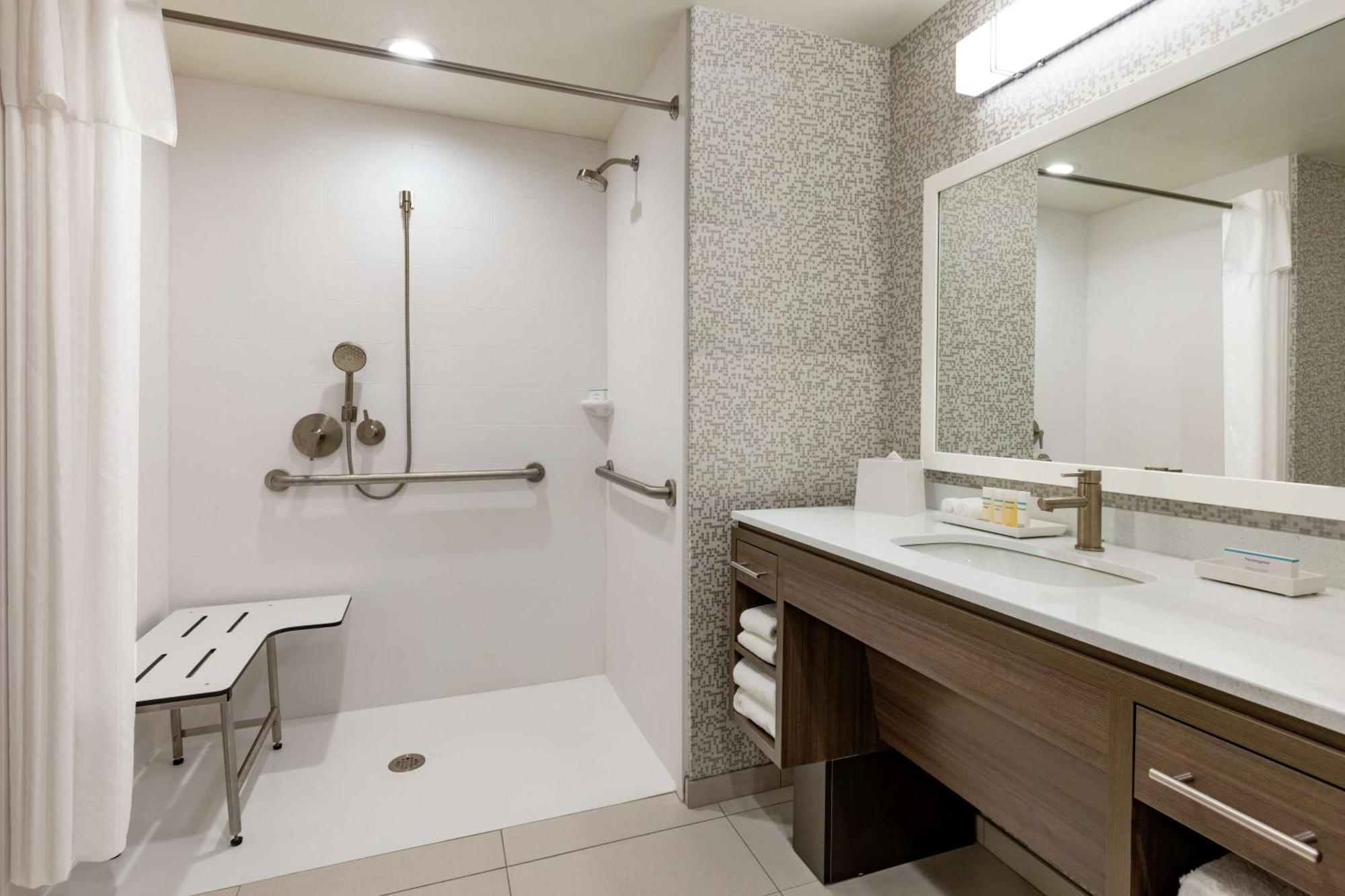 Home2 Suites By Hilton New Brunswick, Nj Exteriör bild