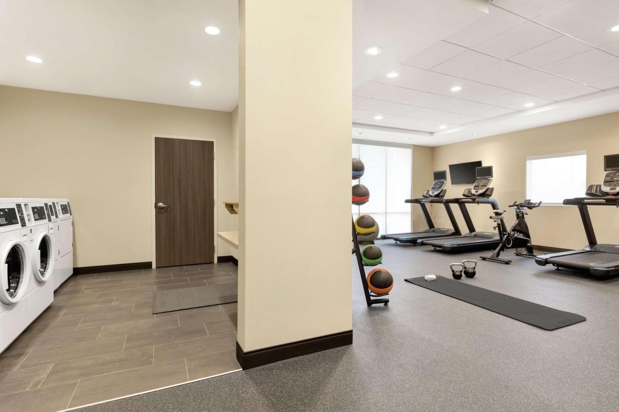Home2 Suites By Hilton New Brunswick, Nj Exteriör bild