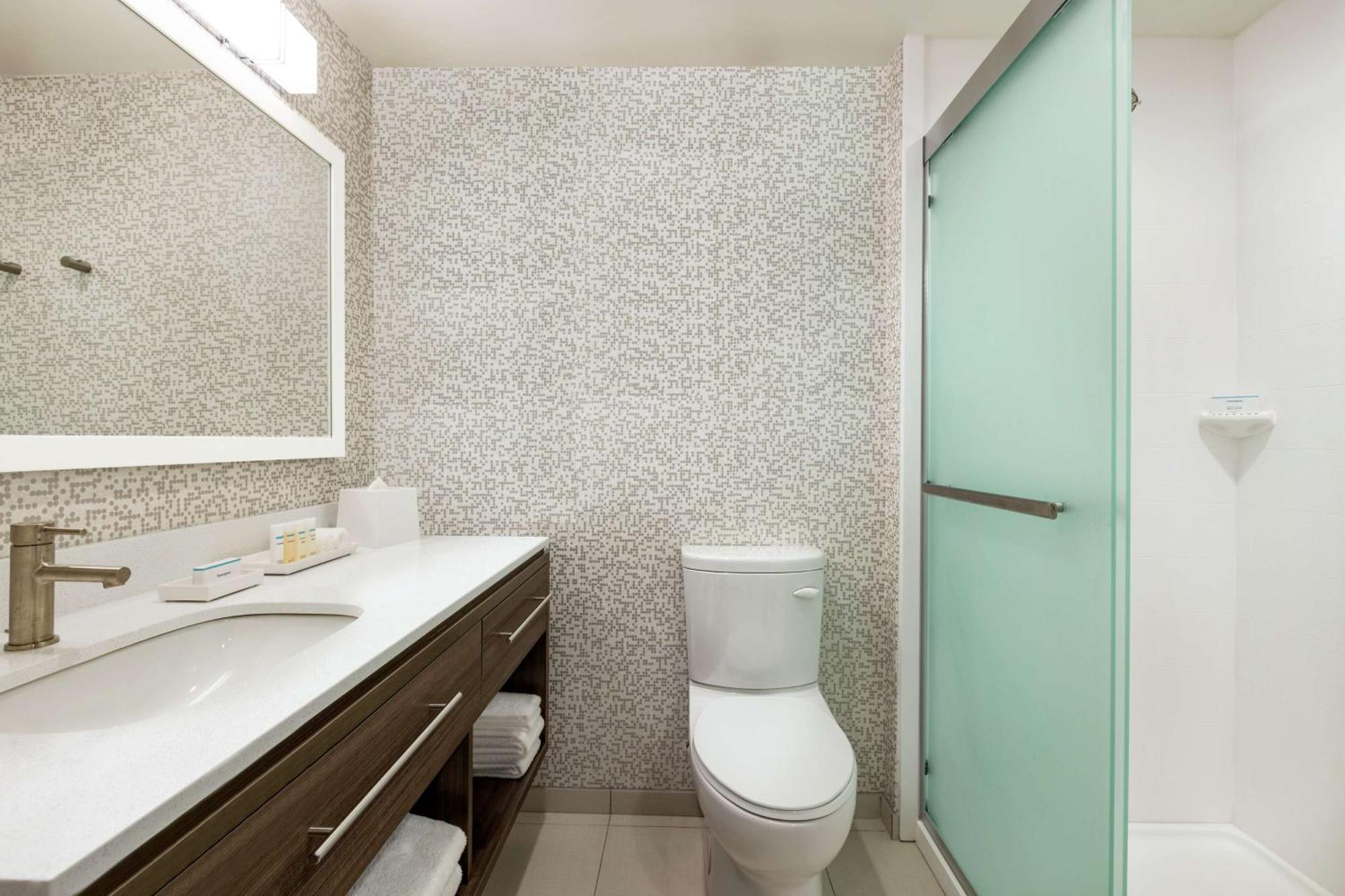 Home2 Suites By Hilton New Brunswick, Nj Exteriör bild