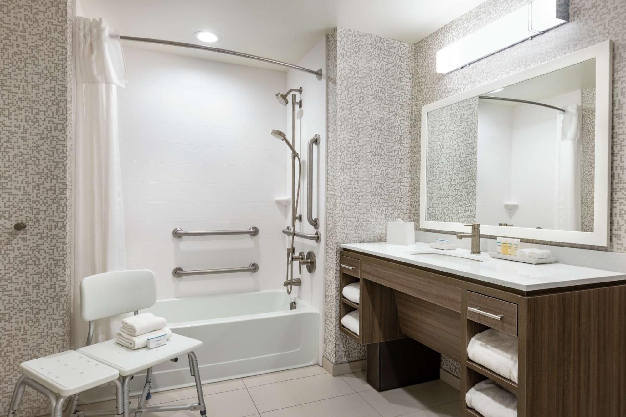 Home2 Suites By Hilton New Brunswick, Nj Exteriör bild